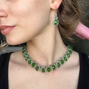 3-p set. Bracelet, necklace and earrings